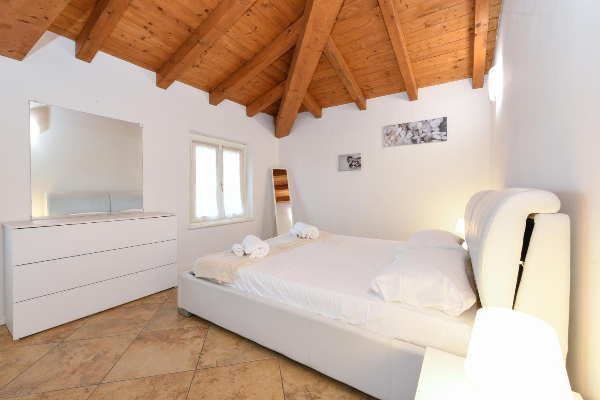 Wendy Apartment- Twobedroom & Pool & Parkprivatefree & Sports Desenzano del Garda Exterior photo